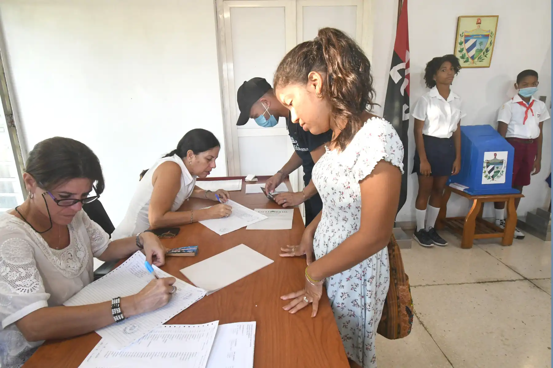 Ocho millones de cubanos votan en referéndum