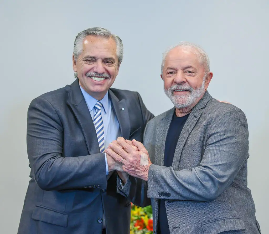 Presidente argentino se reúne con Lula da Silva en Sao Paulo