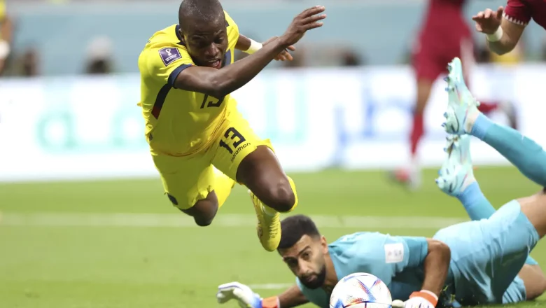 Valencia lanza a Ecuador a victoria de 2-0 sobre Qatar