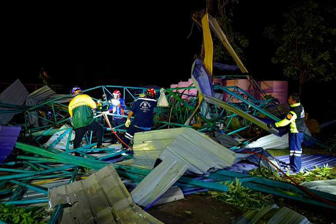 7 Muertos, 23 heridos: Colapso de techo en Tailandia