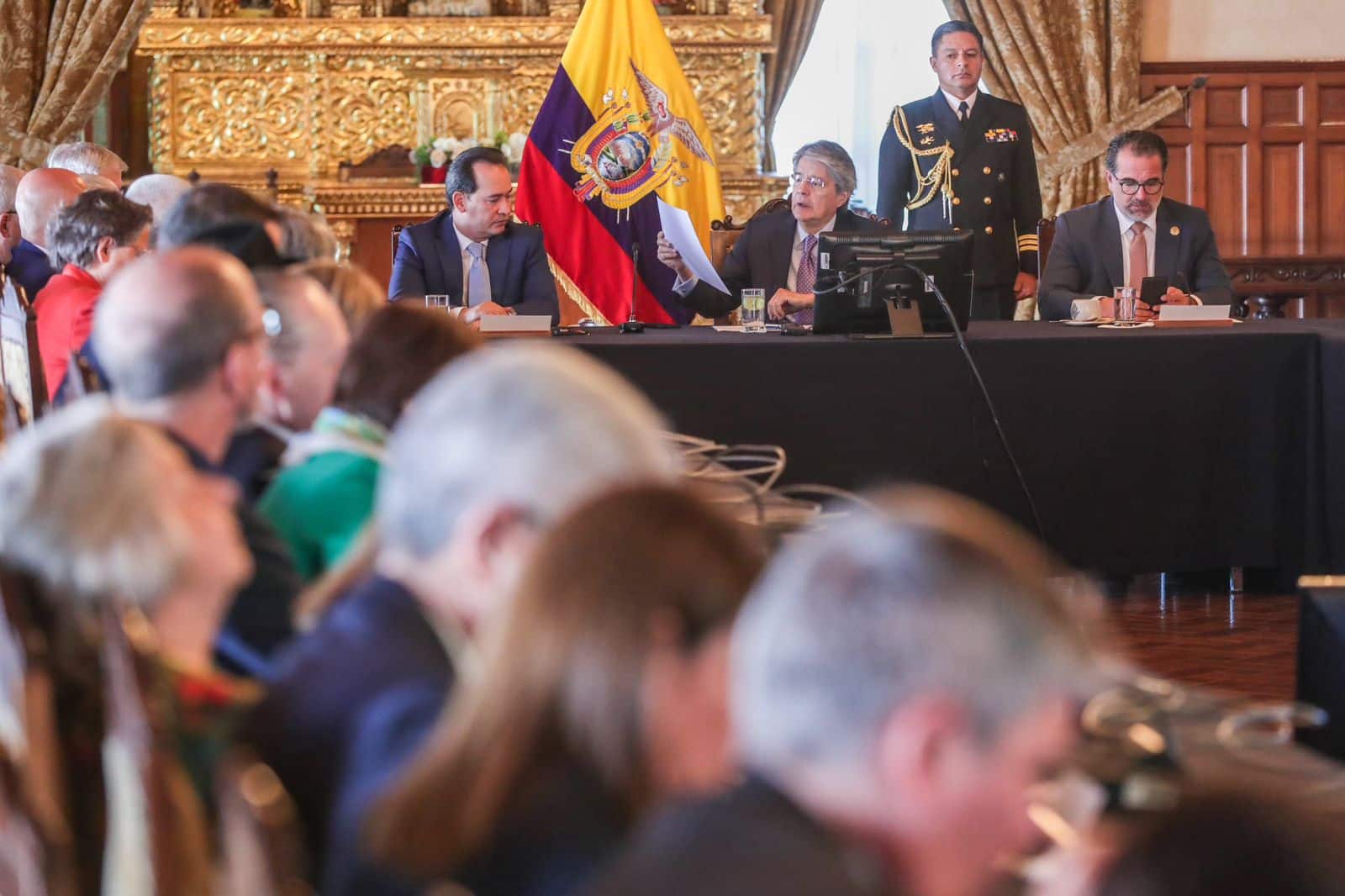 Crisis política en Ecuador: Presidente cierra el Congreso
