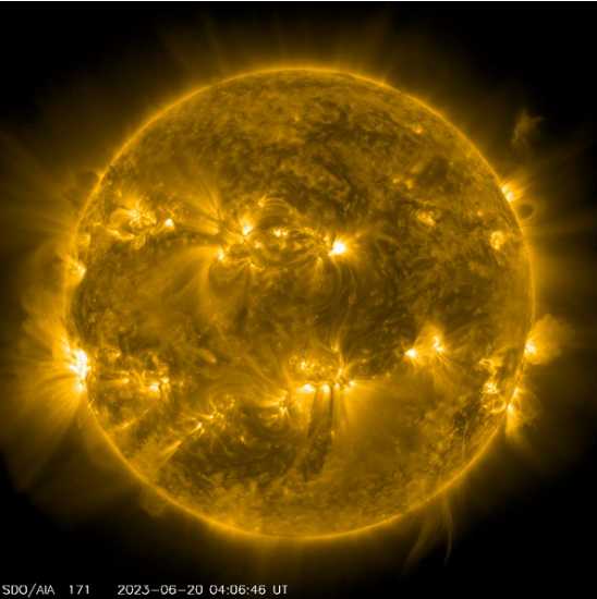 Observatorio de NASA capta fuerte llamarada solar