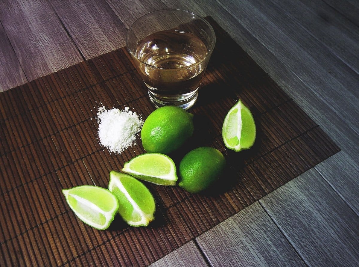 tequila con limon y sal