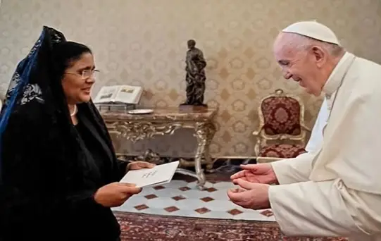 Más alta condecoración papal a Eunisis Vázquez Acosta
