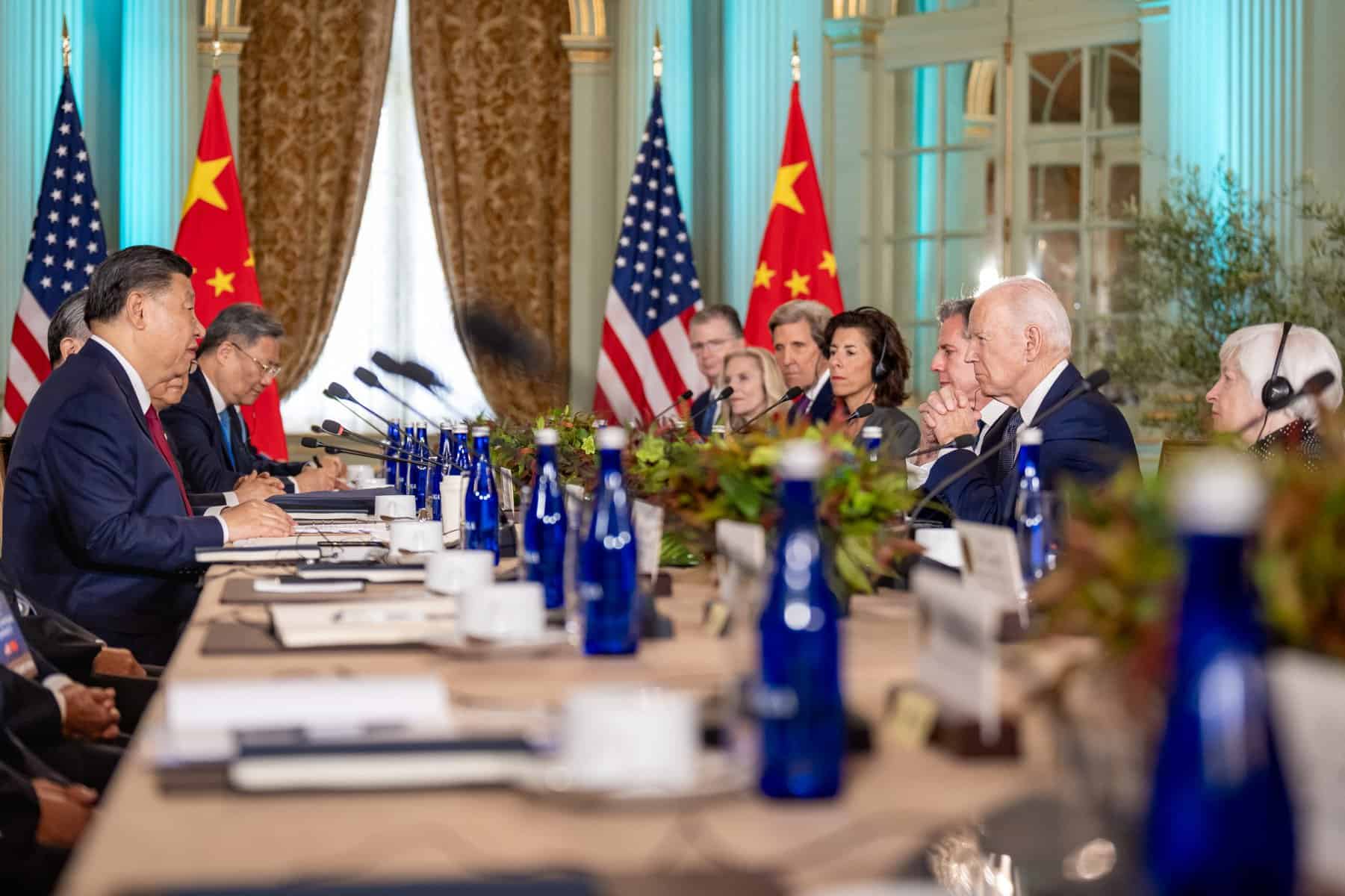 Xi pide a China y EEUU encontrar camino acertado para llevarse bien