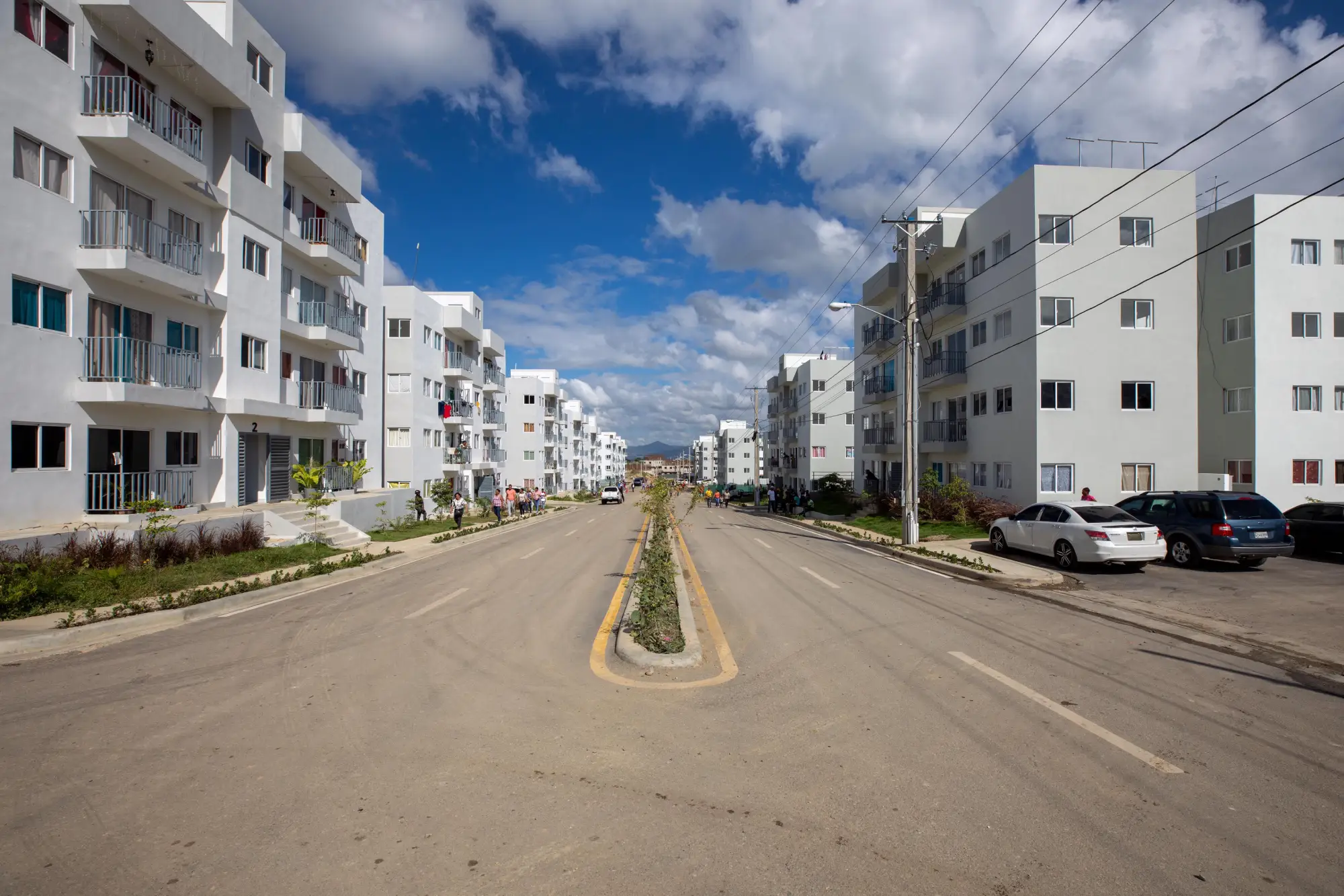 Abinader entrega más de 400 nuevos apartamentos en Santiago