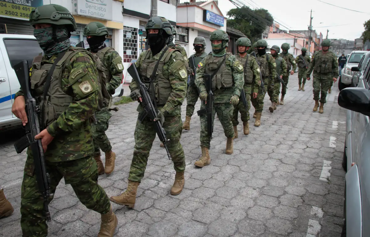 Fuerzas Armadas de Ecuador actuarán con firmeza contra grupos terroristas