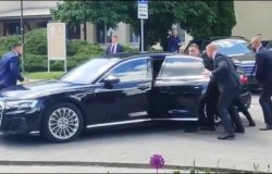 Corre peligro vida de premier eslovaco tras ser atacado a tiros