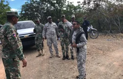 Patrulla militar recorriendo las Dunas de Baní