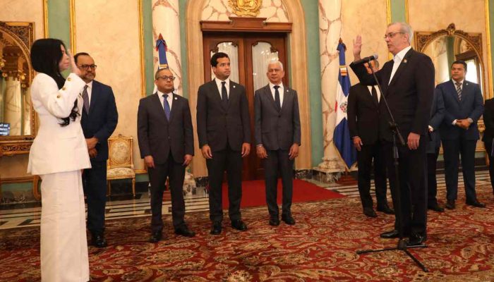 Yeni Berenice Reynoso juramentada como procuradora general