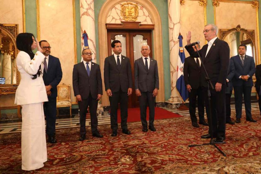 Yeni Berenice Reynoso juramentada como procuradora general