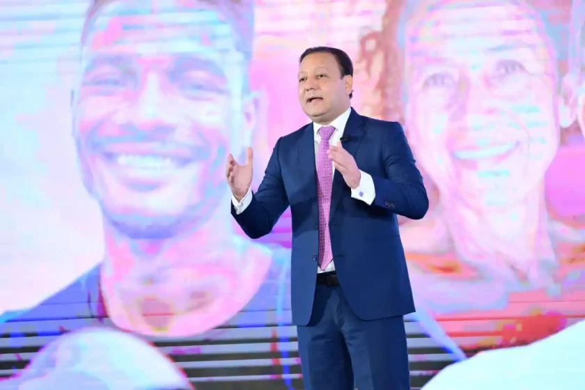 Abel Martínez propone alternativas a fusión de ministerios y cierre del IAD