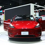 Trump dice que va a comprar un Tesla nuevo para apoyar a Musk