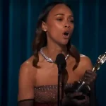 Zoe Saldaña hace historia en los Óscar 2025 y dedica premio a su abuela