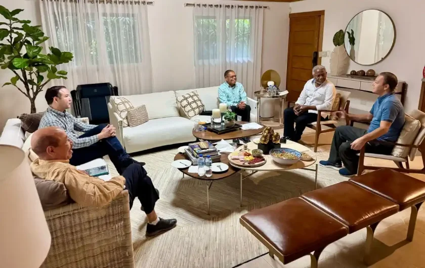 Comisión de Arbitraje visita a Abel Martínez para dialogar sobre aspiraciones presidenciales Comisión de Arbitraje visita a Abel Martínez para dialogar sobre aspiraciones presidenciales