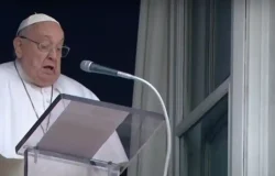 El papa Francisco en el hospital: condición estable sin ventilación mecánica