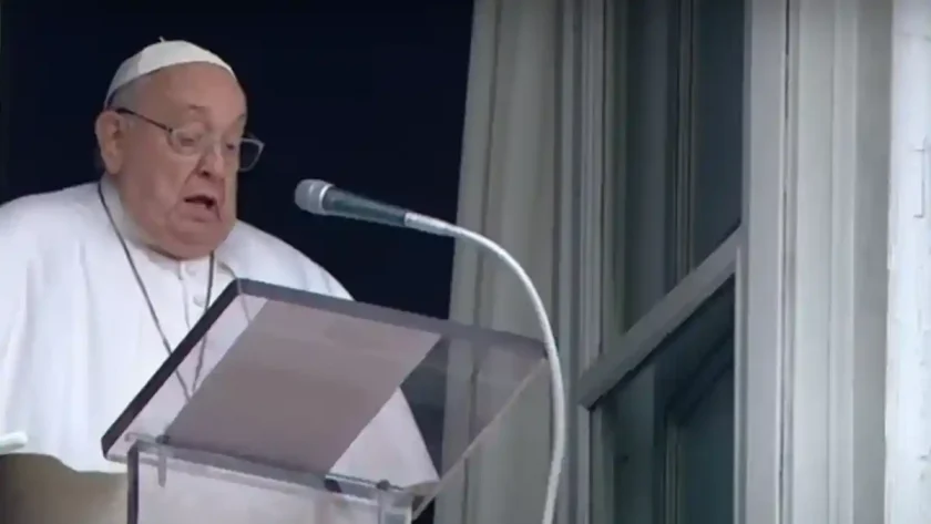 El papa Francisco en el hospital: condición estable sin ventilación mecánica