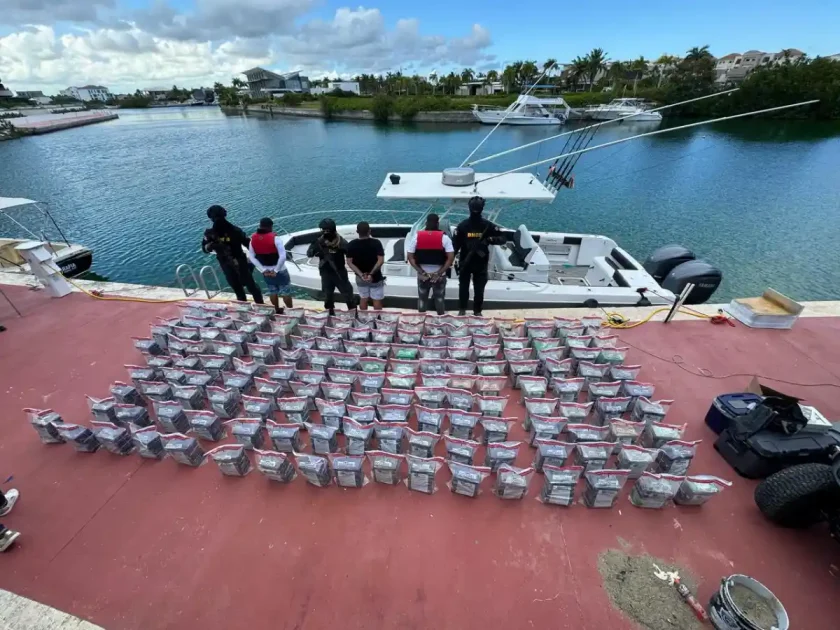 DNCD incauta cocaína en La Altagracia y arresta tres hombres