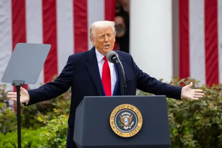Trump suaviza su discurso sobre China y contempla reducir aranceles del 145%