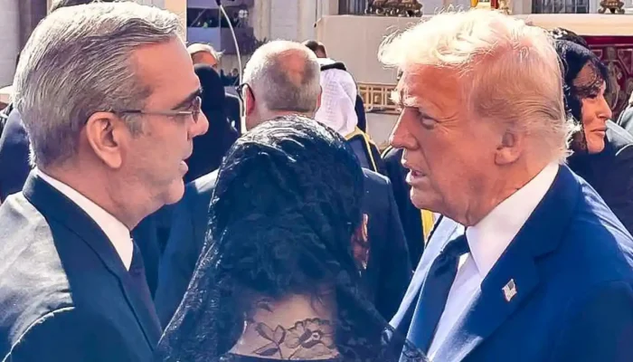 Abinader conversa con Donald Trump durante funeral del papa Francisco