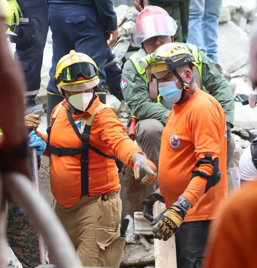 Ascienden a 124 fallecidos tras desplome techo discoteca