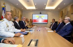 Abinader y expresidentes se reúnen por crisis en Haití