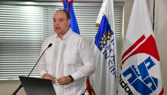 RD podría perder US$1,000 MM si EE.UU. impone arancel a remesas