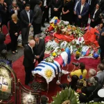 Miles de personas despiden a "Pepe" Mujica en capital uruguaya