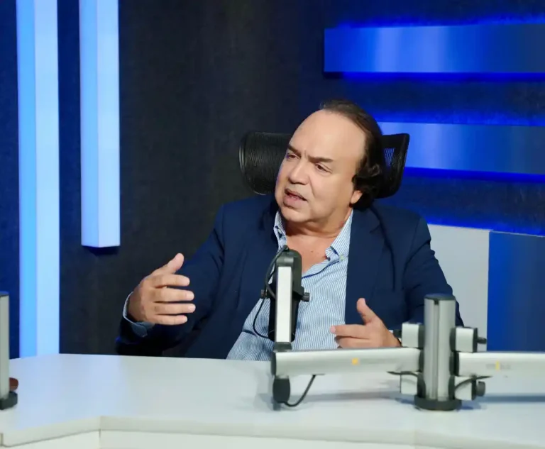 Abinader debe reunirse por separado con expresidentes: Vinicio Abinader debe reunirse por separado con expresidentes: Vinicio