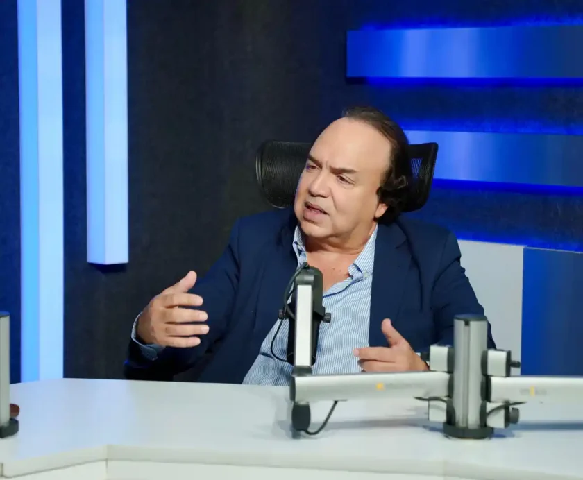 Abinader debe reunirse por separado con expresidentes: Vinicio