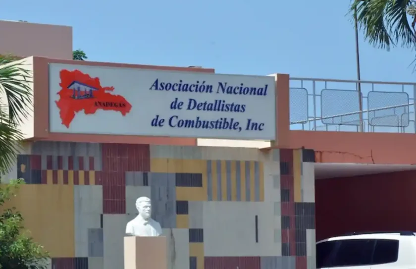ANADEGAS exige rebaja de RD$11 en gasolinas y gasoil por precios internacionales