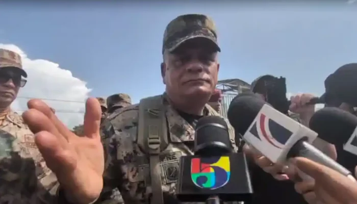 Ministro de Defensa: segunda etapa del muro fronterizo comenzará en junio