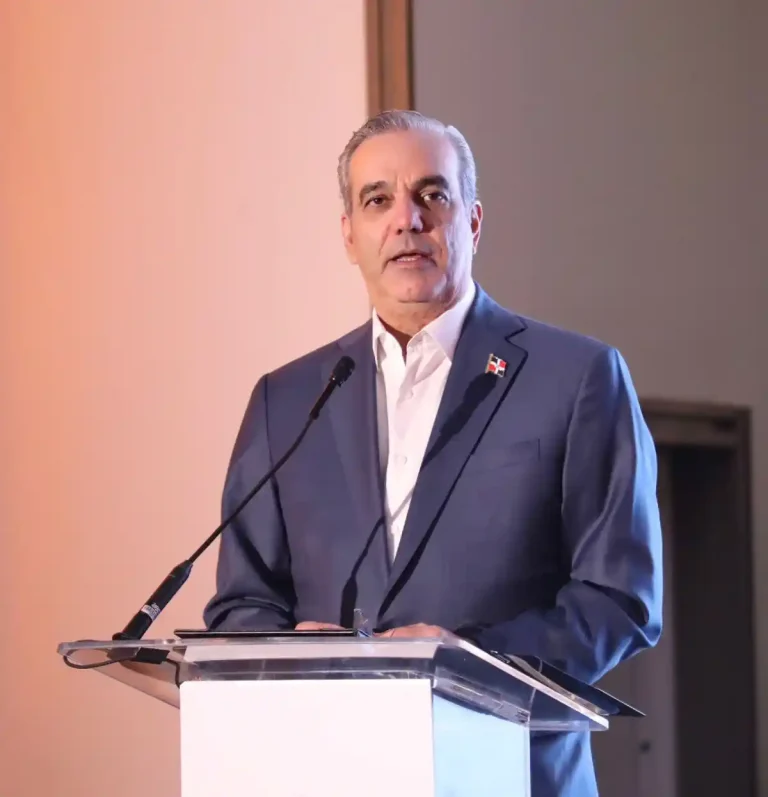 Abinader presidente del PRM: cuatro años, no dos Abinader convoca al CES por crisis haitiana con expresidentes
