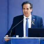 Ministro de Salud reta al CMD por cancelaciones médicas