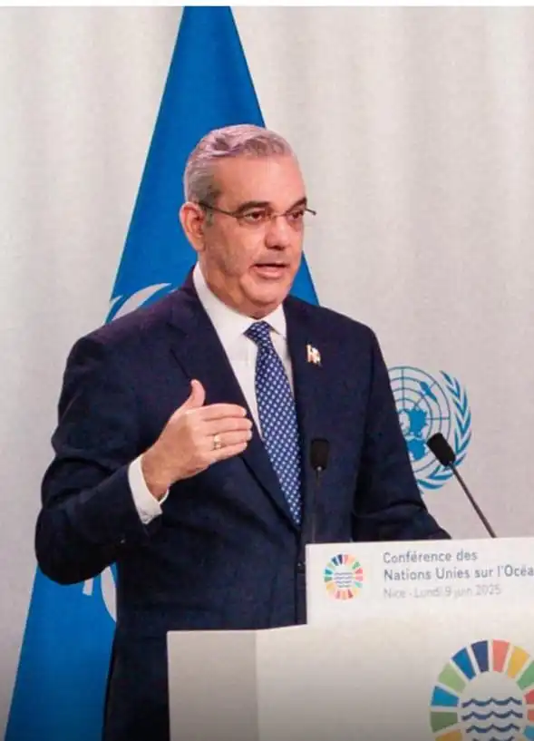 Abinader urge respuesta global frente al sargazo