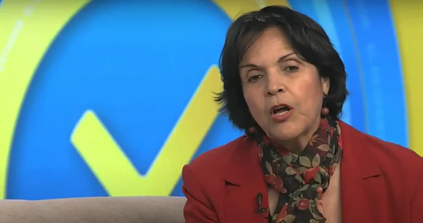 Minou Tavárez Mirabal: “RD necesita un gran acuerdo nacional” Minou Tavárez Mirabal durante su entrevista en El Despertador, abordando temas como democracia, candidaturas independientes, crisis haitiana y la necesidad de un acuerdo político nacional en República Dominicana.