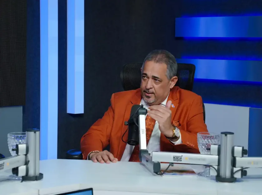 Mescyt entrega hasta 8,000 becas nacionales al año