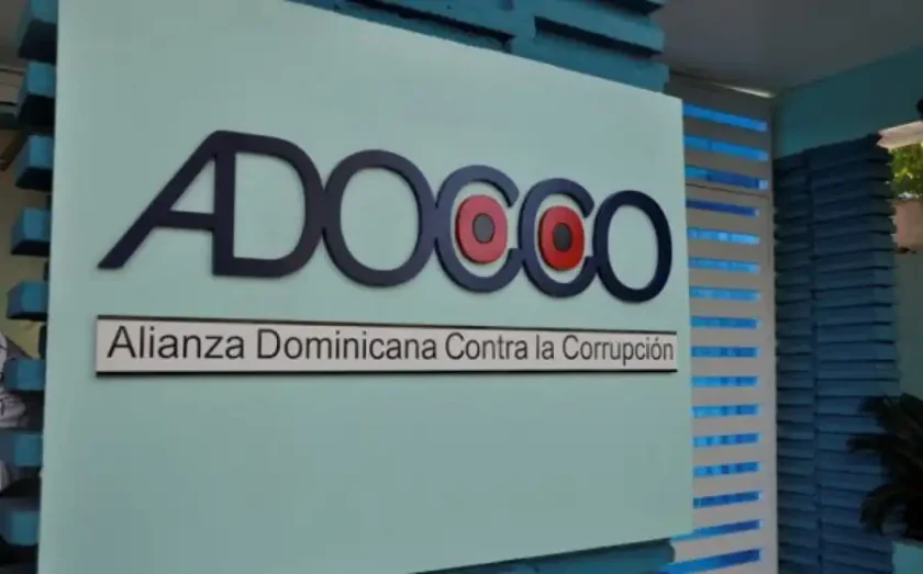 ADOCCO exige pruebas al INDOTEL sobre control dominicano en Antena Latina