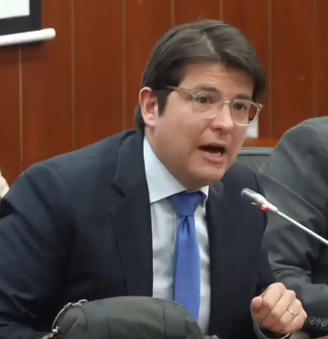 Miguel Uribe Turbay en estado crítico tras cirugía de urgencia