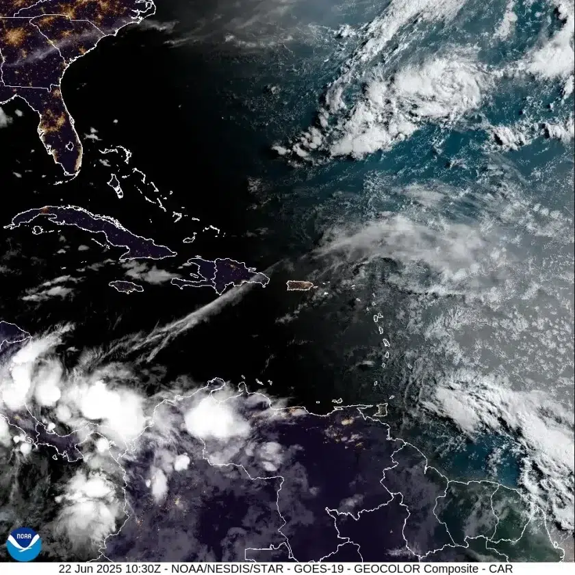 Mapa meteorológico de República Dominicana con nubosidad y lluvias por onda tropical número 8, según alerta de Indomet.