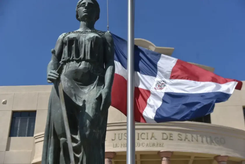 Absolución por muerte de Policía Municipal en Santiago genera polémica