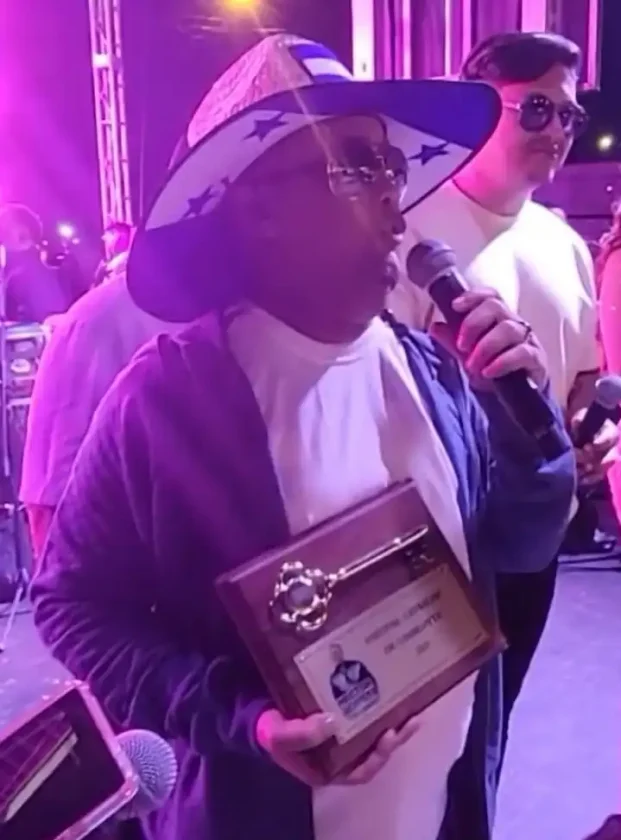 El Torito recibe llave de Charlotte en Festival Catracho 2025 El Torito recibe llave de Charlotte en Festival Catracho 2025