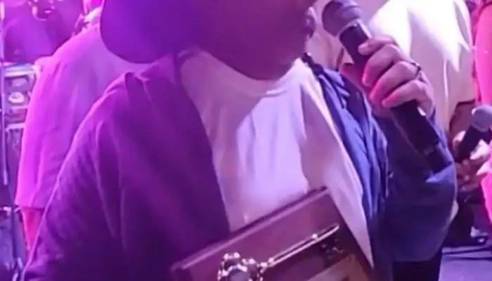 El Torito recibe llave de Charlotte en Festival Catracho 2025