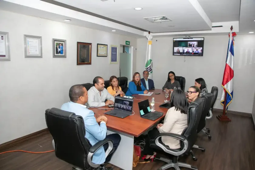 Pro Consumidor y DIGEMAPS vigilan pasta Colgate Total 50g