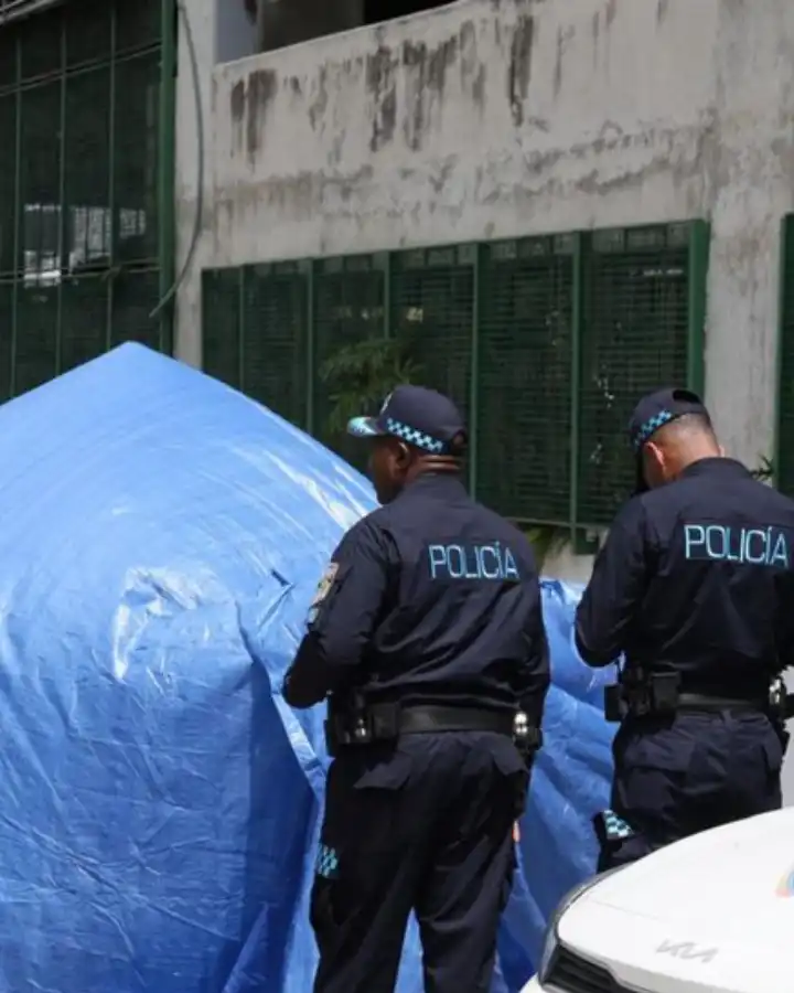 Hombre fallece tras caer desde torre de parqueos de Ágora Mall: segundo caso en dos años