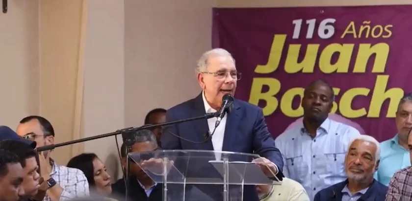 Danilo Medina desafía al PRM: “Si no saben gobernar, déjennos a nosotros” Danilo Medina desafía al PRM: “Si no saben gobernar, déjennos a nosotros”