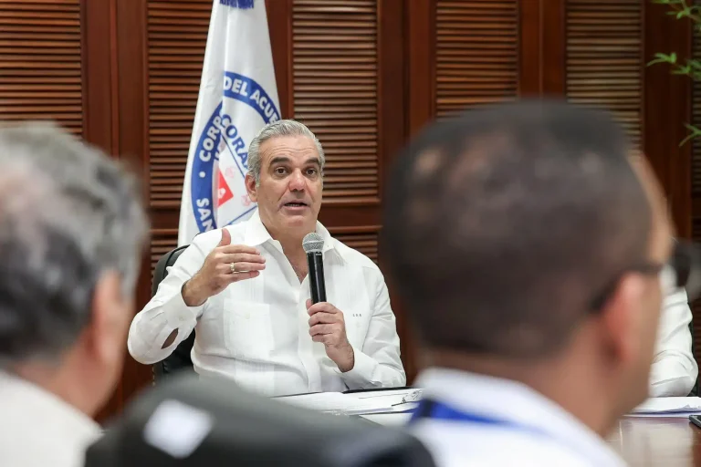 Santiago crece sin agua: Abinader admite presión en servicios básicos y promete inversiones