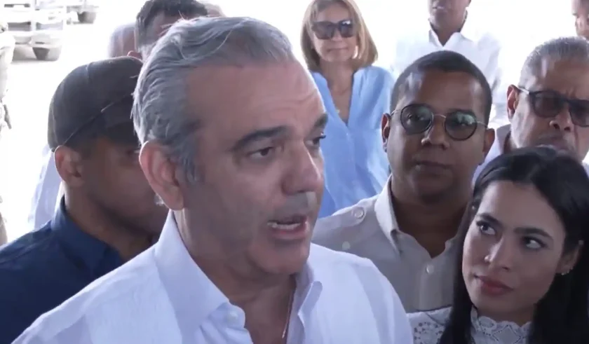 Abinader prohíbe proselitismo en oficinas públicas Abinader prohíbe proselitismo en oficinas públicas