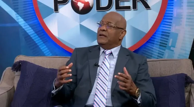 Sociólogo Cándido Mercedes: “El país no está preparado para las candidaturas independientes” El sociólogo y académico dominicano Cándido Mercedes ha encendido el debate político al afirmar categóricamente que la República Dominicana no está lista para implementar candidaturas independientes.