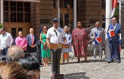 NYC iza por primera vez la bandera dominicana en Bowling Green, símbolo de la creciente influencia caribeña